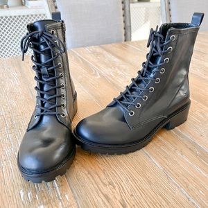 Women’s Frye Combat Boots in Black Size 7.5